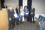 L'alcaldessa i la regidora de Promoci Econmica i Comer, entre d'altres, van lliurar el premi a la Floristeria de Badia