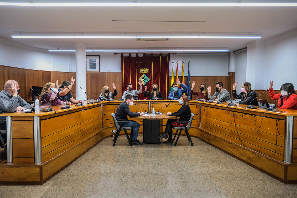 El ple municipal ratifica per unanimitat demanar a l'Agncia de Residus de Catalunya la subvenci per a la retirada de l'amiant de Badia