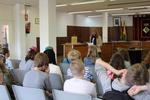 L'alcaldessa de Badia d&oacute;na la benvinguda als i a les alumnes d'intercanvi