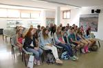 Els estudiants de Maasdam (Holanda) escolten atentament les explicacions sobre Badia