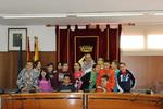L'alcaldessa de Badia i els alumnes de 5&egrave; de La Mu&ntilde;eira, a la sala de plens de l'Ajuntament