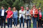 Les autoritats presents al lliurament de records, entre elles l'alcaldessa de Badia, Eva Menor (3a per l'esquerra), i el regidor de Cultura i Esports, Antonio Rodr&iacute;guez (3r per la dreta)