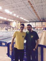 Javier Villanueva amb el seu entrenador, Carlos Santos