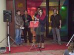 A la tarda la Marat&oacute; de Poesia es va traslladar a la porta de la Biblioteca Vicente Aleixandre