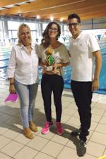 Marian Polo (centre) posa amb l'alcaldessa Eva Menor i el regidor d'Esports, Josep Mart&iacute;nez