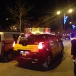 Un dels tres taxis guarnits que van formar part de la comitiva