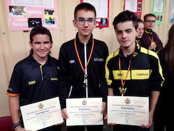 El badienc Joel Flores (dreta), medalla d'or per equips i sisè en categoria individual. Foto cedida per la família de J. Flores