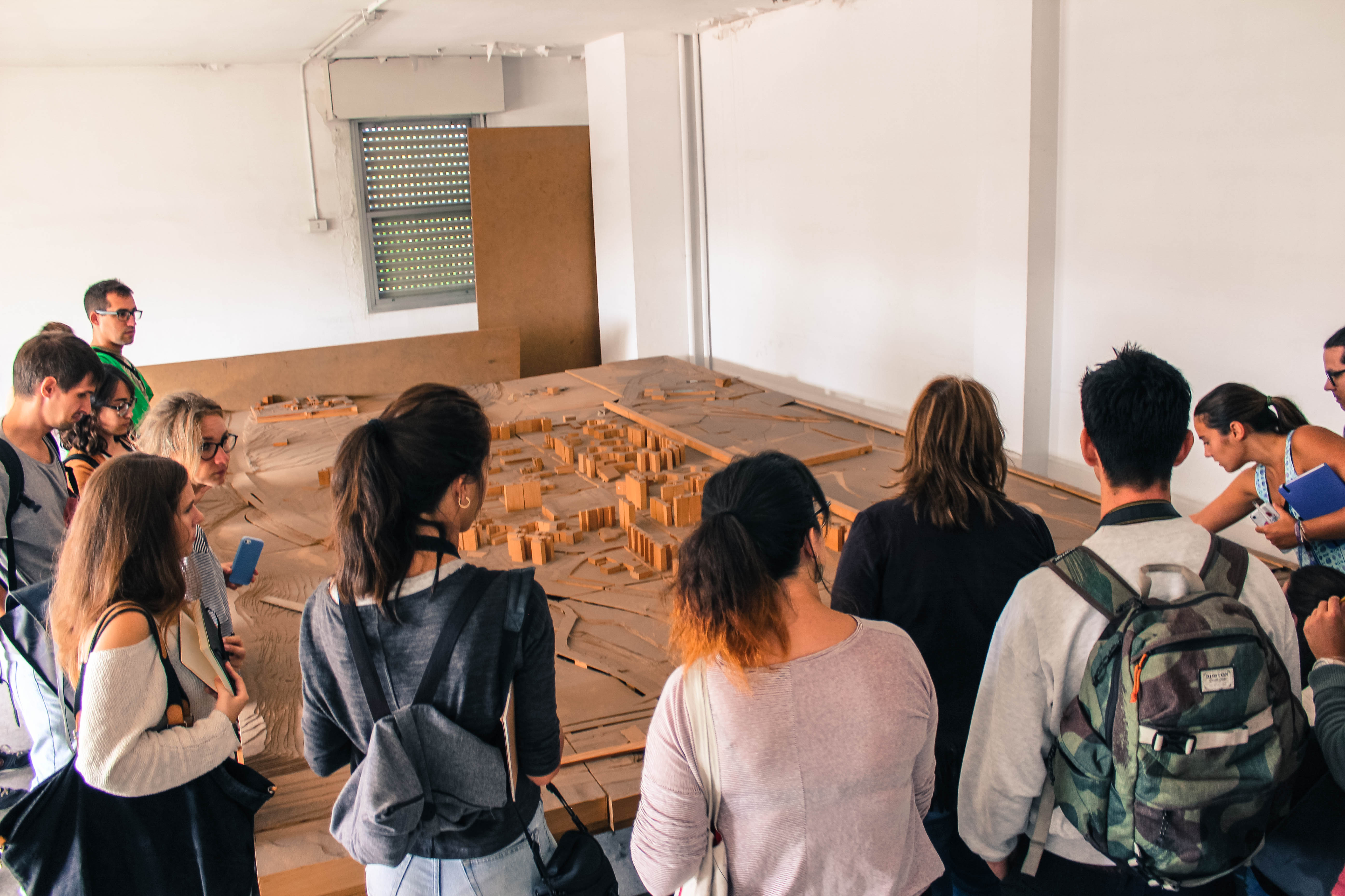 L'alumnat de l'ETSAV participant en el projecte va fer una visita de camp a la zona d'estudi