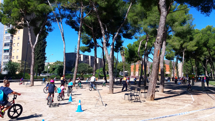 Circuit de mobilitat per a infants al parc de Joan Oliver, emmarcat en la Setmana de la Mobilitat Sostenible i Segura