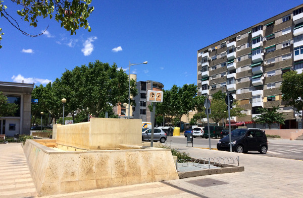 La font de la pla�a Major, temporalment buida