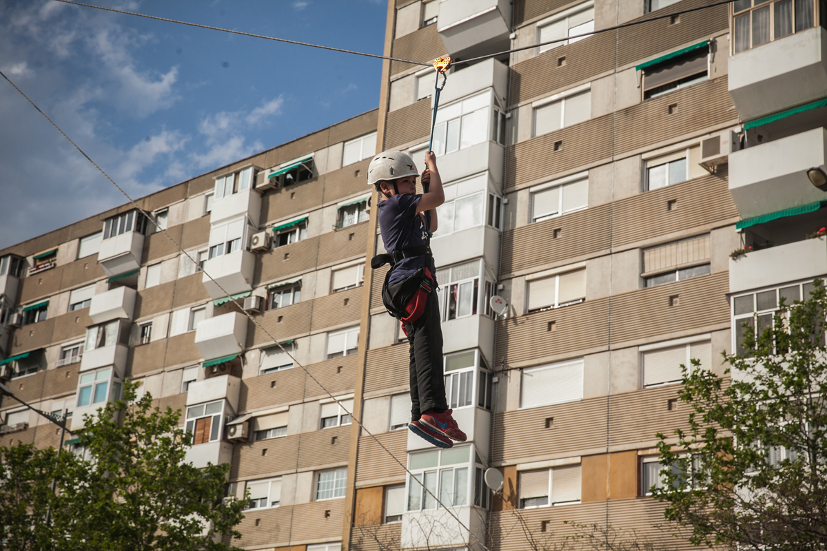La tirolina gegant, a l'av. de Burgos