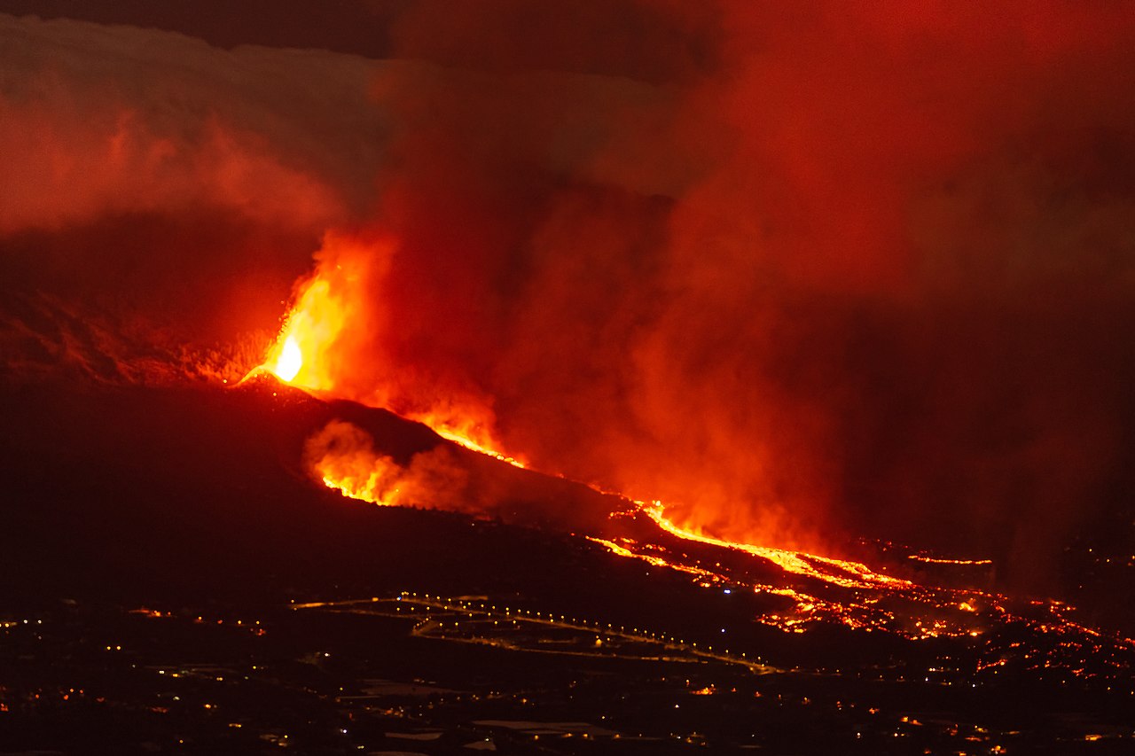 El volc de La Palma, en erupci. Fotografia: Eduardo Robaina