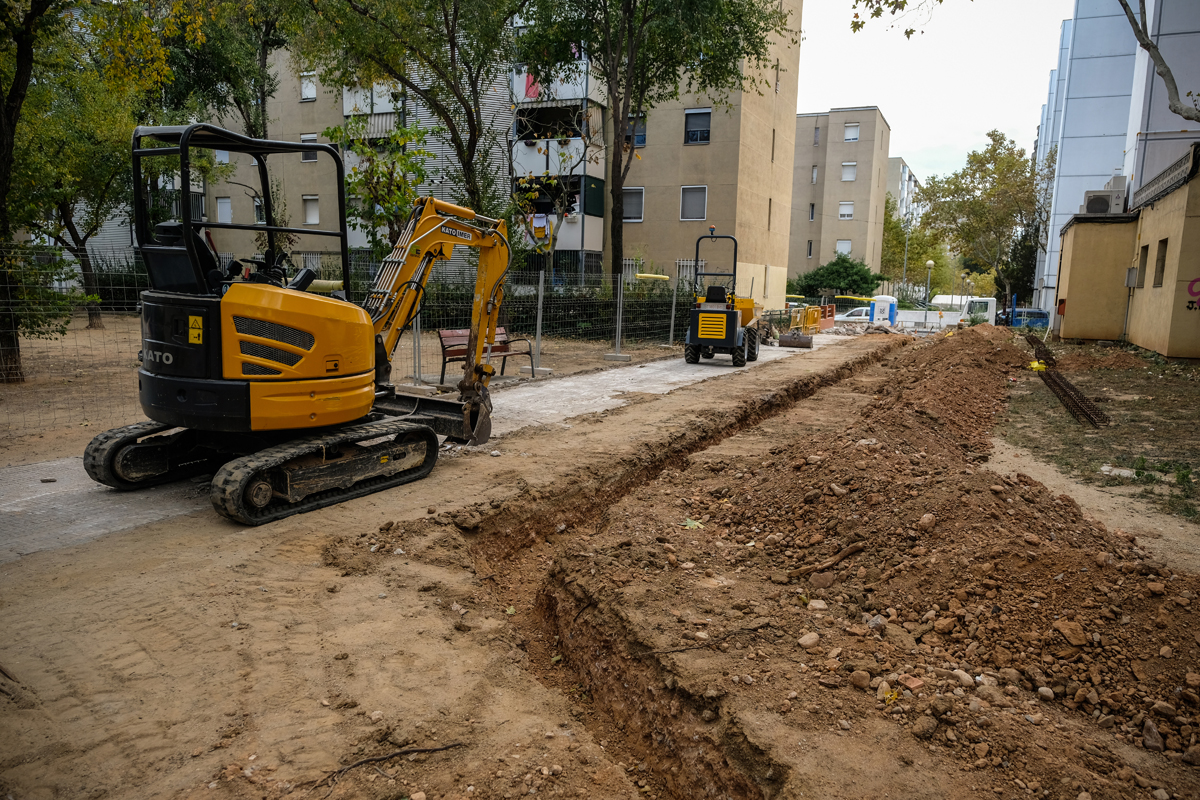 Supressi de barreres arquitectniques i tancament del jard comunitari a l'avinguda de Burgos 30-32 amb el carrer Santander