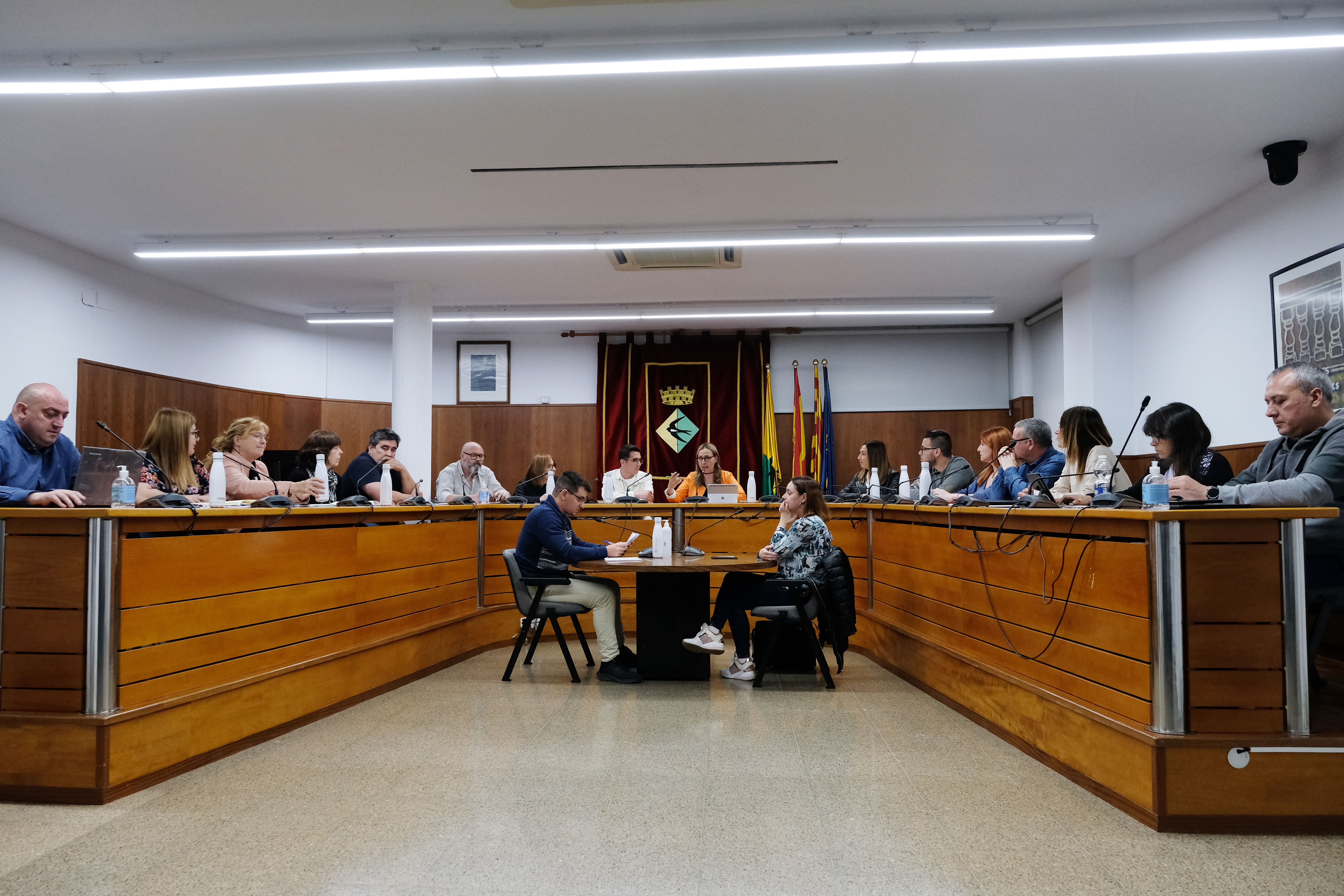 Ple municipal del mes d'abril