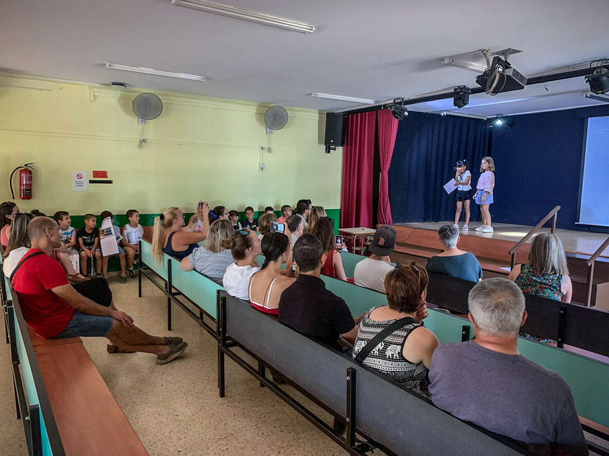 Els infants de l'Escola La Jota presenten els municipis de la comarca