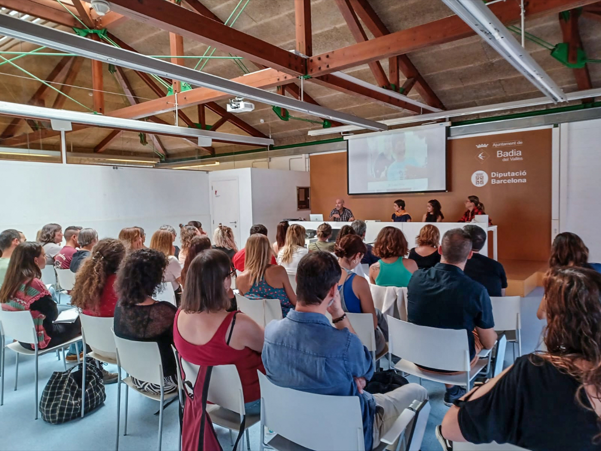 Jornada de presentaci del programa CaixaProinfncia als serveis dinfncia i adolescncia