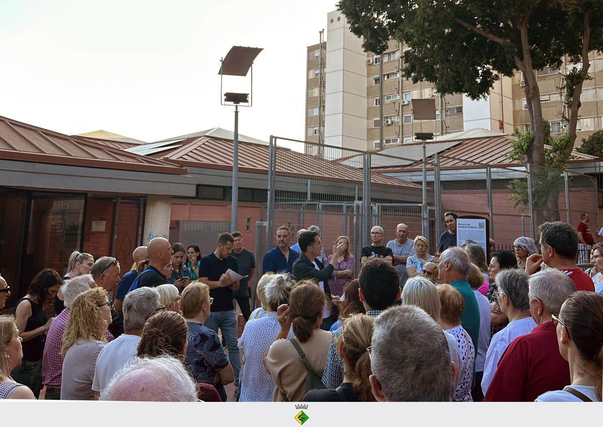 Una de les reunions celebrades amb les 127 comunitats per explicar el procs de retirada de l'amiant.