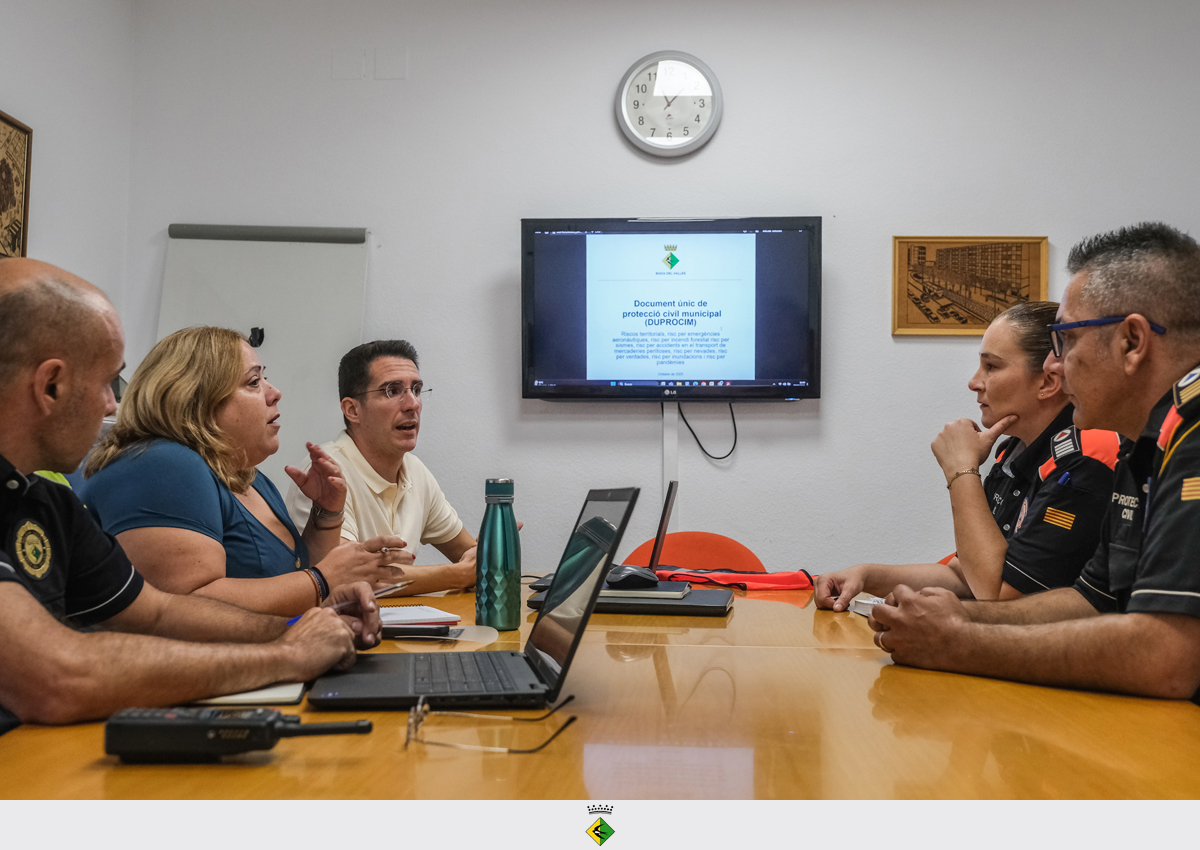 Presentaci del Document nic de Protecci Civil Municipal a lequip de Protecci Civil de Badia