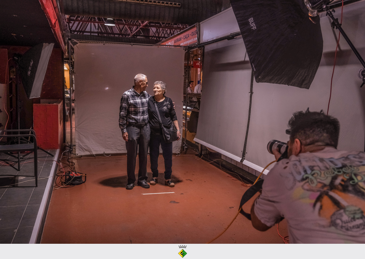 Retrats per al mural fotogrfic collaboratiu, dissabte passat, a lEspai Creatiu del Mercat