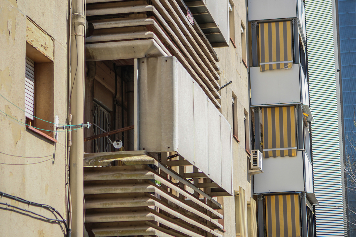 Comena el perode de presentaci dofertes per a la retirada de lamiant a 127 edificis de Badia