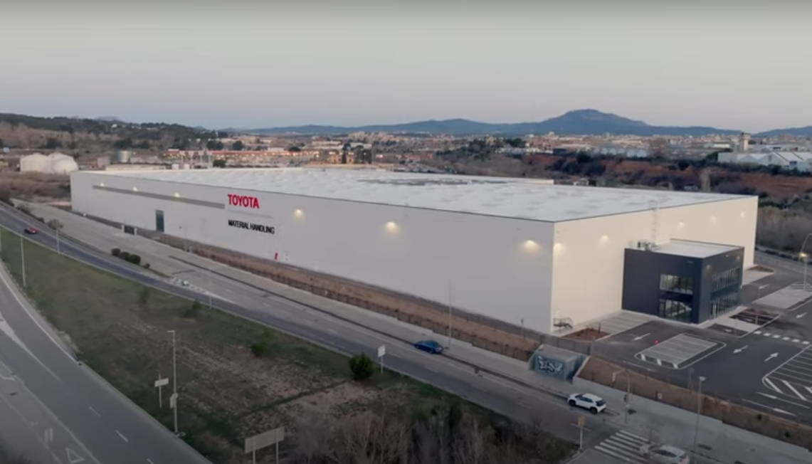 Seu cemtral de Toyota Material Handling Espaa, molt a prop de Badia
