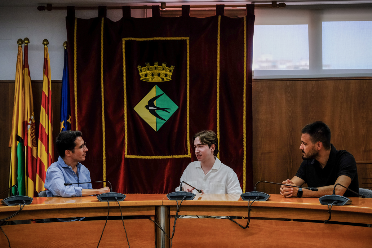 Trobada amb en Carlos, ex alumne de l�Institut Federica Montseny premiat per la Universitat de Vic