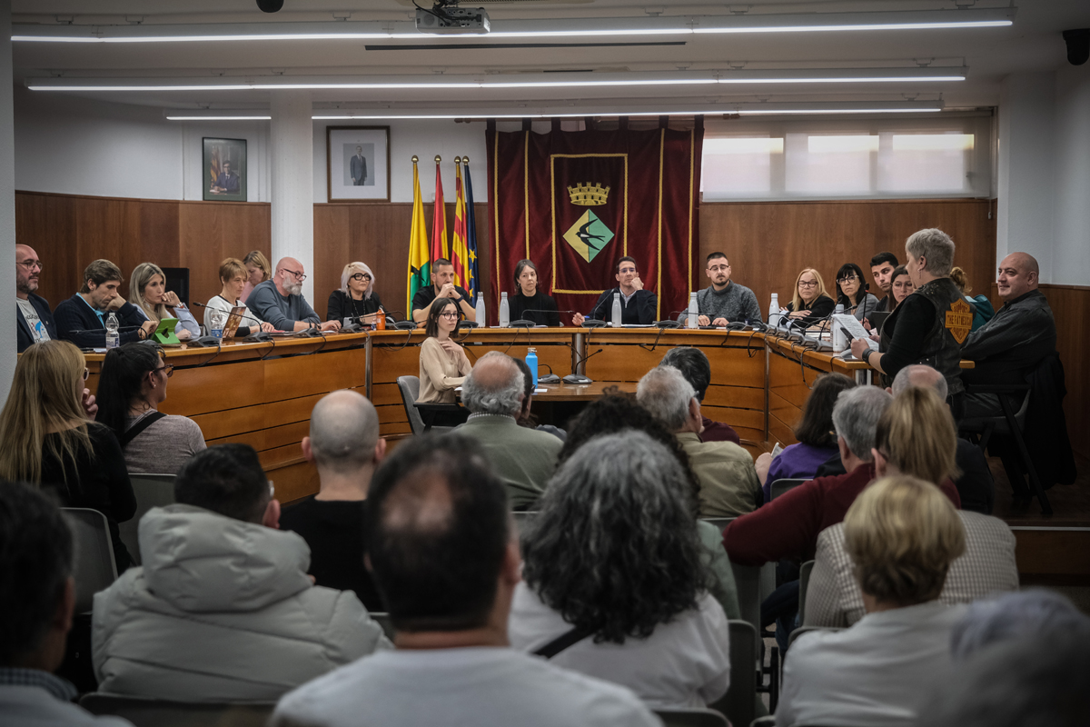 Intervenci� d'Eva Rivilla davant del ple municipal de Badia del Vall�s
