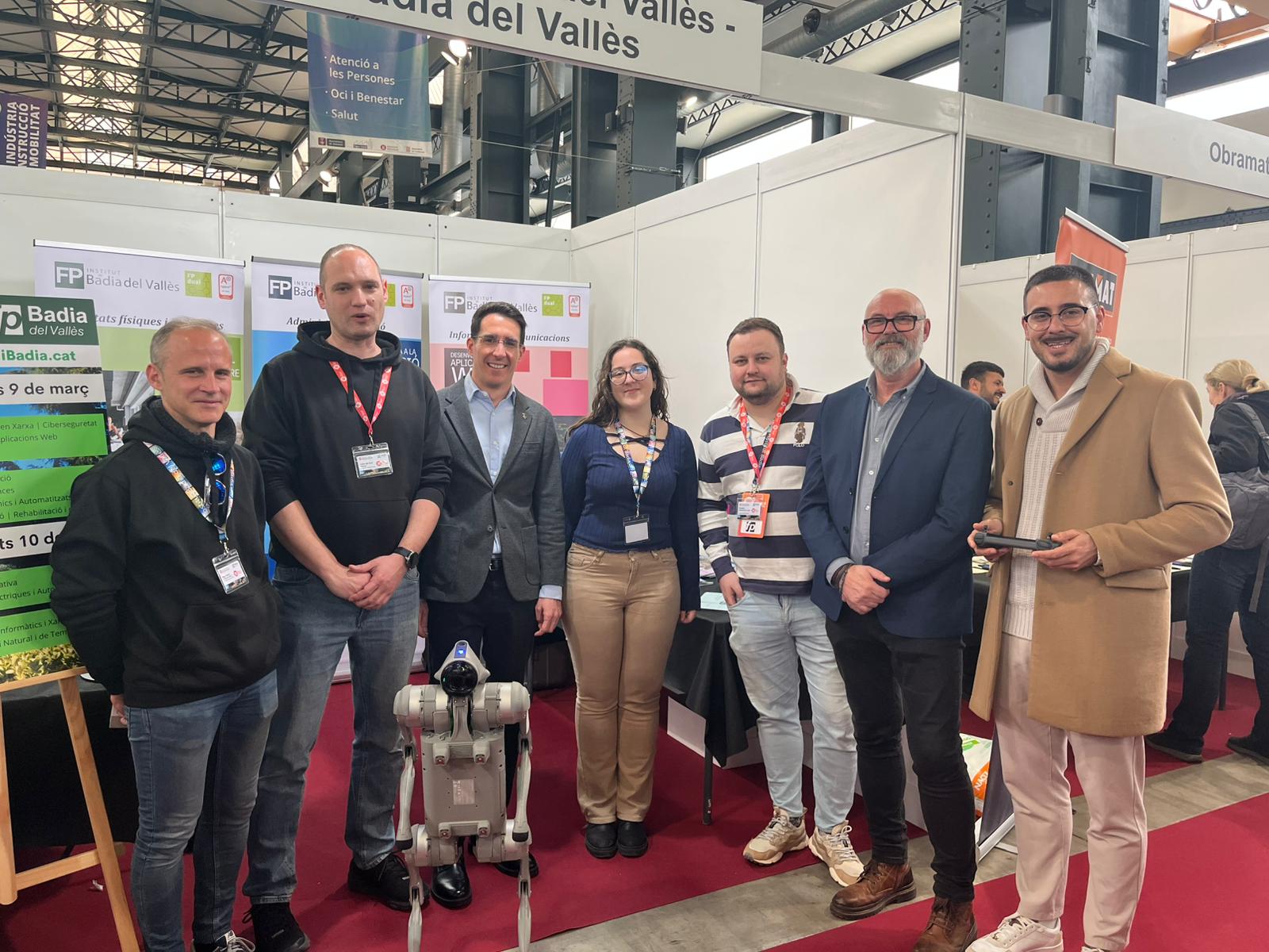 Visita als estands del Servei d�Ocupaci� de l�Ajuntament i de l�Institut FP Badia al SBD Fira Pro